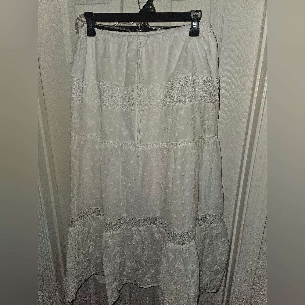 Chic White Maxi Skirt